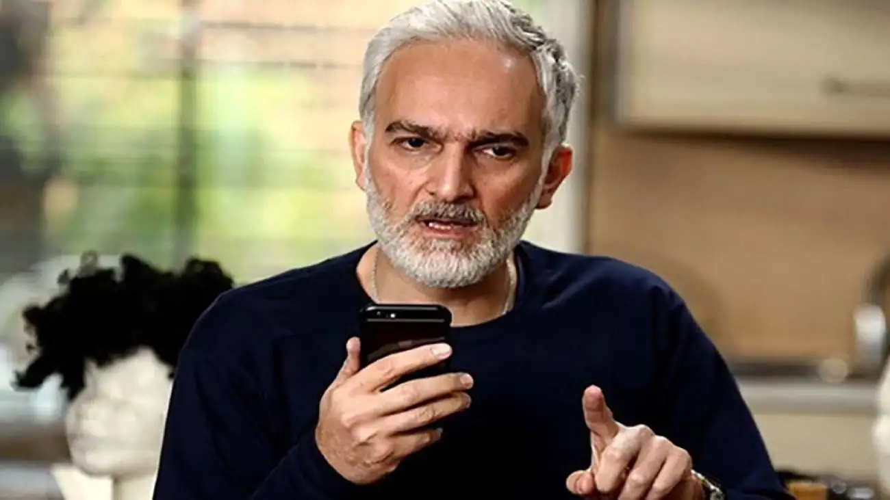 بیژن بنفشه خواه را از مجلس ختم پدر بازیگر معروف بیرون انداختند!  -  ببینید