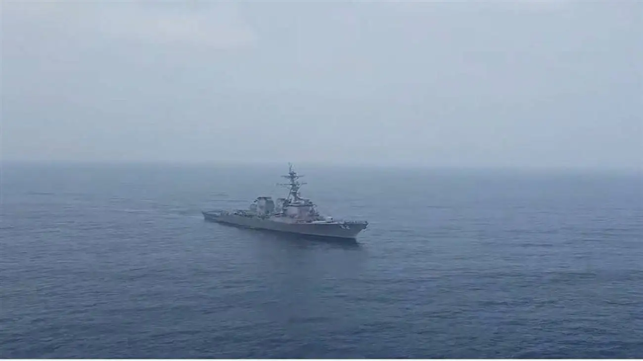 ویدیو  -  انتقال ناوشکن آمریکایی به سواحل ونزوئلا