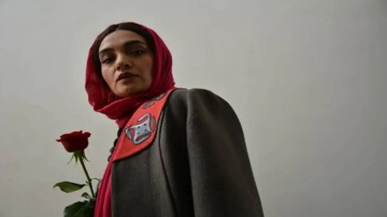 (میترا حجار) در 24 سالگی و در پنجمین فیلم اش؛ سال 79