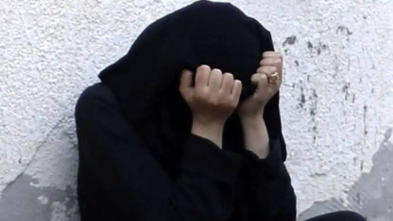 فریب دختر جوان توسط انرژی درمانگر شیطان صفت  -  دختری جوان قربانی خرافه و کلاهبرداری شد