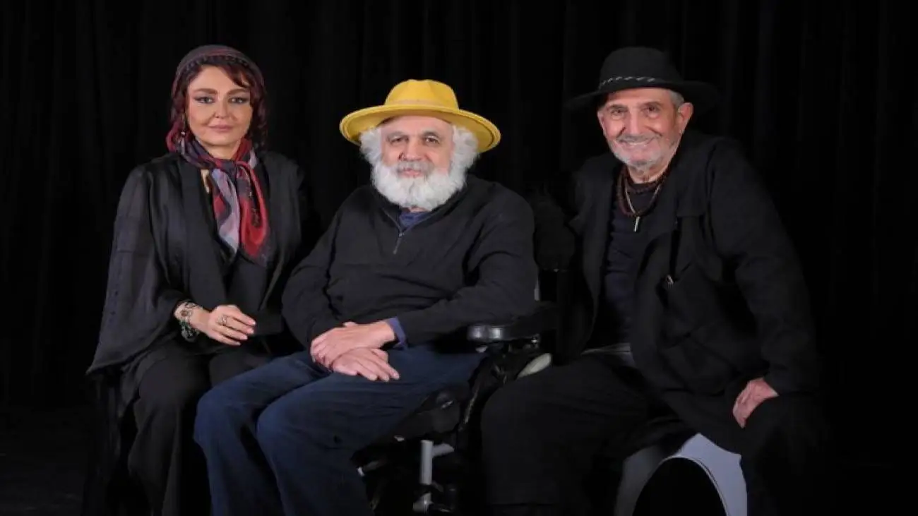 تماشاگران نمایش (باد زرد ونگوگ)  در باره آن چه می گویند؟