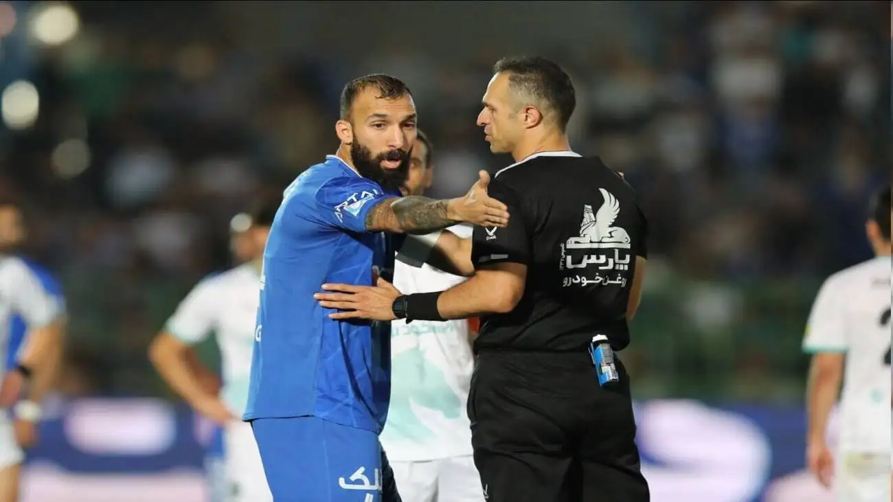 از همان اول هم می دانستم ساپینتو به درد نمی خورد اما چاره نداشتیم  -  عارف آقاسی شاید در تیم ملی هم بد بوده و ما ندیدم