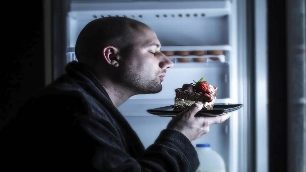 خطرات دیر غذا خوردن که نمی دانستید  -  چکار کنیم دیر غذا نخوریم؟