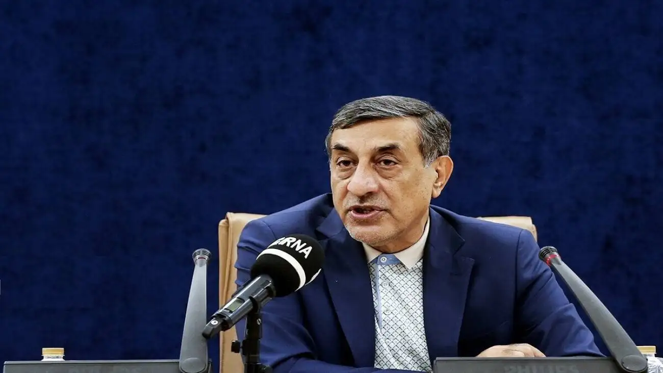 ویدیو  -  واکنش معاون اجرایی رئیس جمهور به سوال مجری صداوسیما: چرا این حرف را تکرار می کنید؟