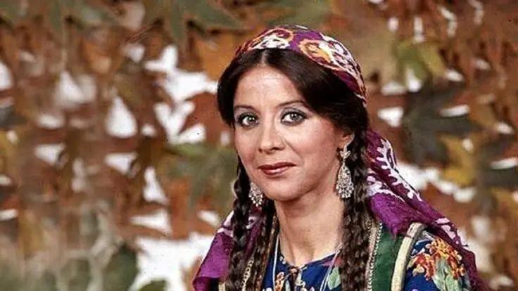 فرزانه تاییدی همبازی داریوش در فیلم فریاد زیر آب : از این که هرگز یک هنرپیشه پول ساز نشدم احساس ناراحتی نکرده ام -  مدتی است که از برق استفاده نمی کنم!