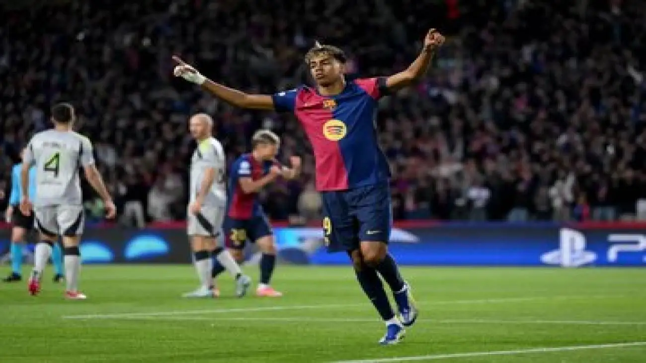 عکس -  یامال 10 سانت بلند شد!