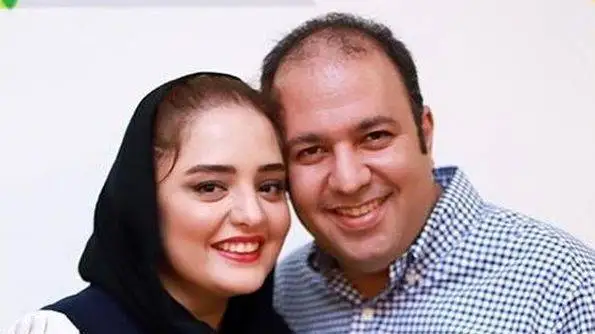 آوازخوانی علی اوجی برای نرگس محمدی -  خط میکشم رو دیوار میخونه -  همه خندیدند!