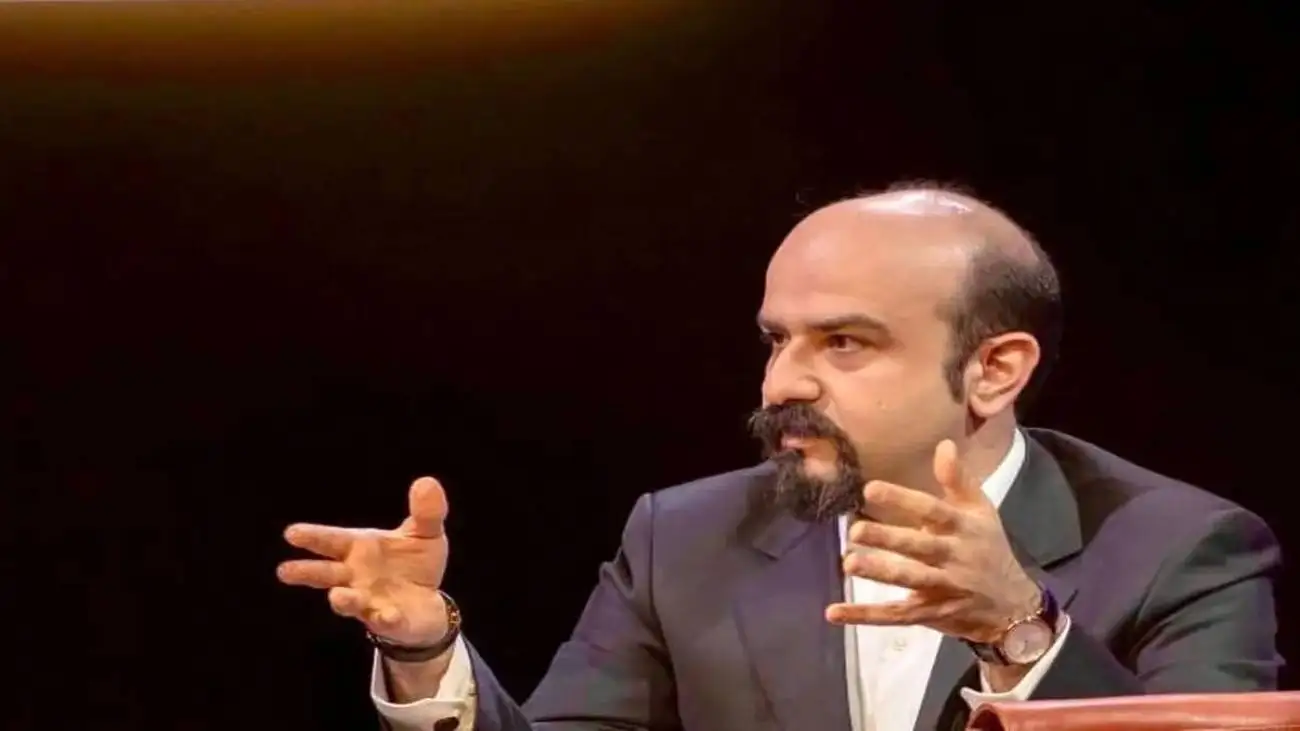 ویدیو  -  استاد روابط بین الملل دانشگاه تهران؛ پس از دو قرن، در جمهوری اسلامی به جایگاهی رسیدیم که با تعرض نظامی دشمن، هیچ خاکی از دست ندادیم!