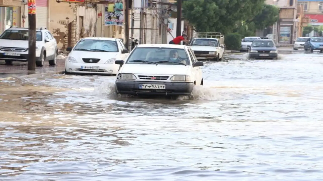 ویدیو  -  خیابان های ایذۀ خوزستان زیر سیلاب