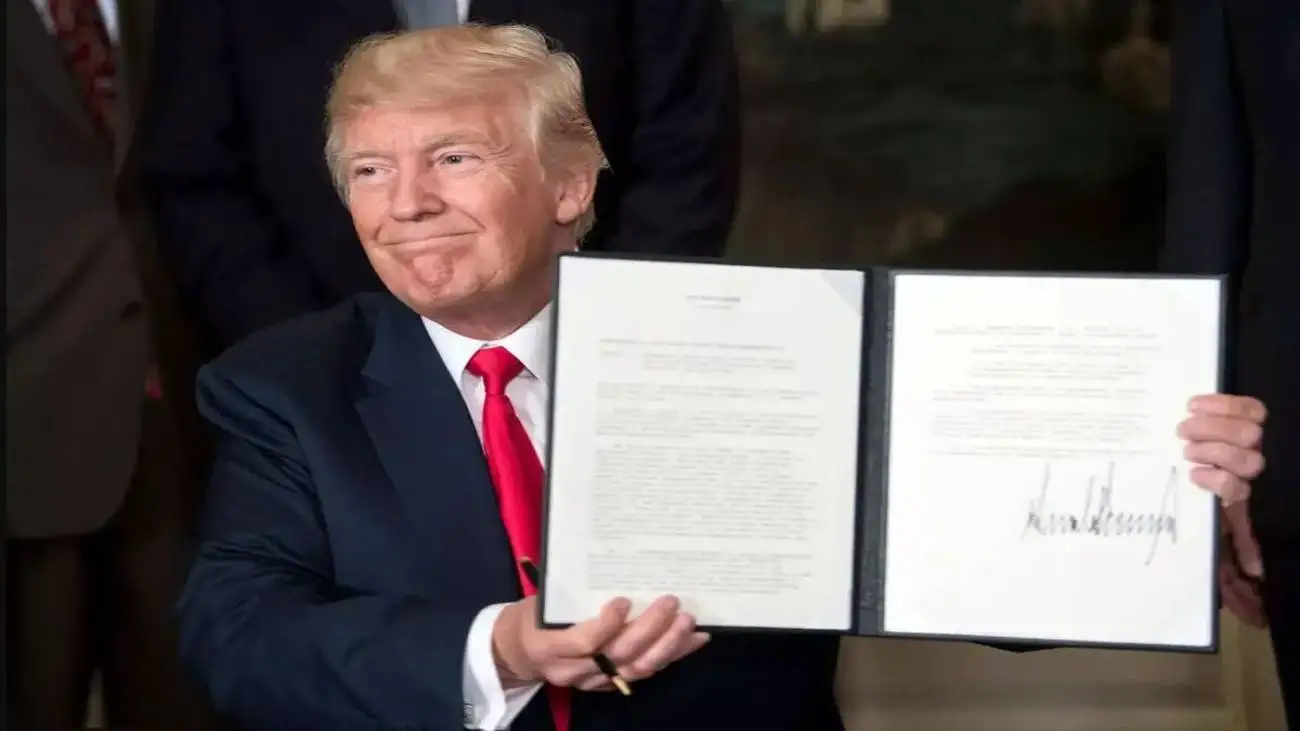 ویدیو  -  ترامپ: افتخار می کنم که از برجام خارج شدم و آن را نابود کردم