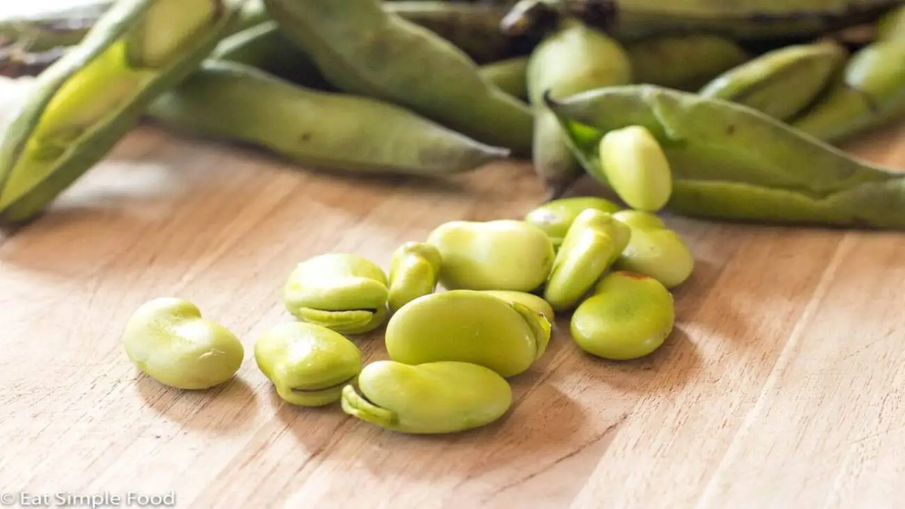 باقلا برای چه کسانی مضر است ؟ ؛ عوارض مصرف زیاد باقلا  -  باقلا را با چی بخوریم ؟