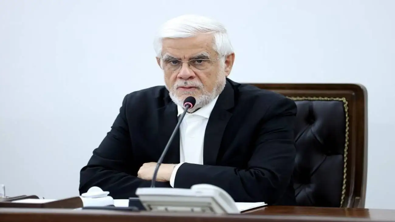 ویدیو  -  عارف: حضور رهبر انقلاب در مراسم شب عاشورای حسینیه امام خمینی، فضای کشور را تغییر داد