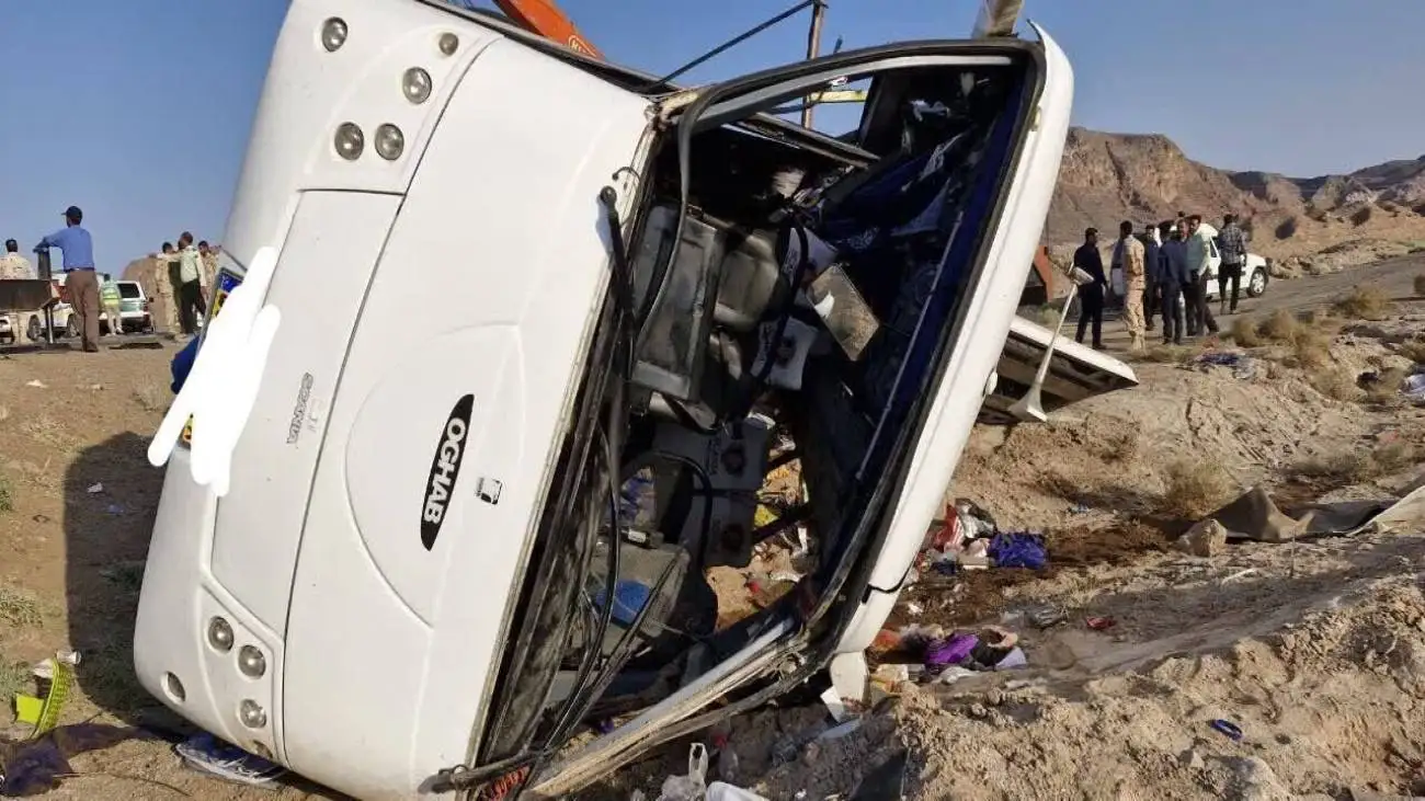 واژگونی اتوبوس با 2کشته و 25مصدوم در اصفهان