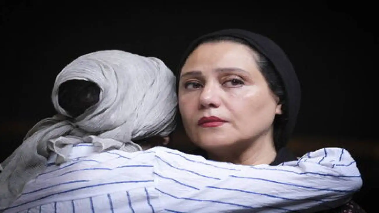 دلنوشته ی شبنم مقدمی؛ از دعا برای باران تا دعوت از مردم برای دیدن تئاتر