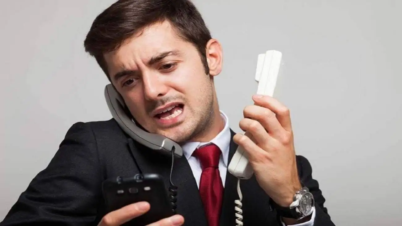 آداب مکالمه تلفنی؛ نکات مهم برای برقراری تماس مؤثر