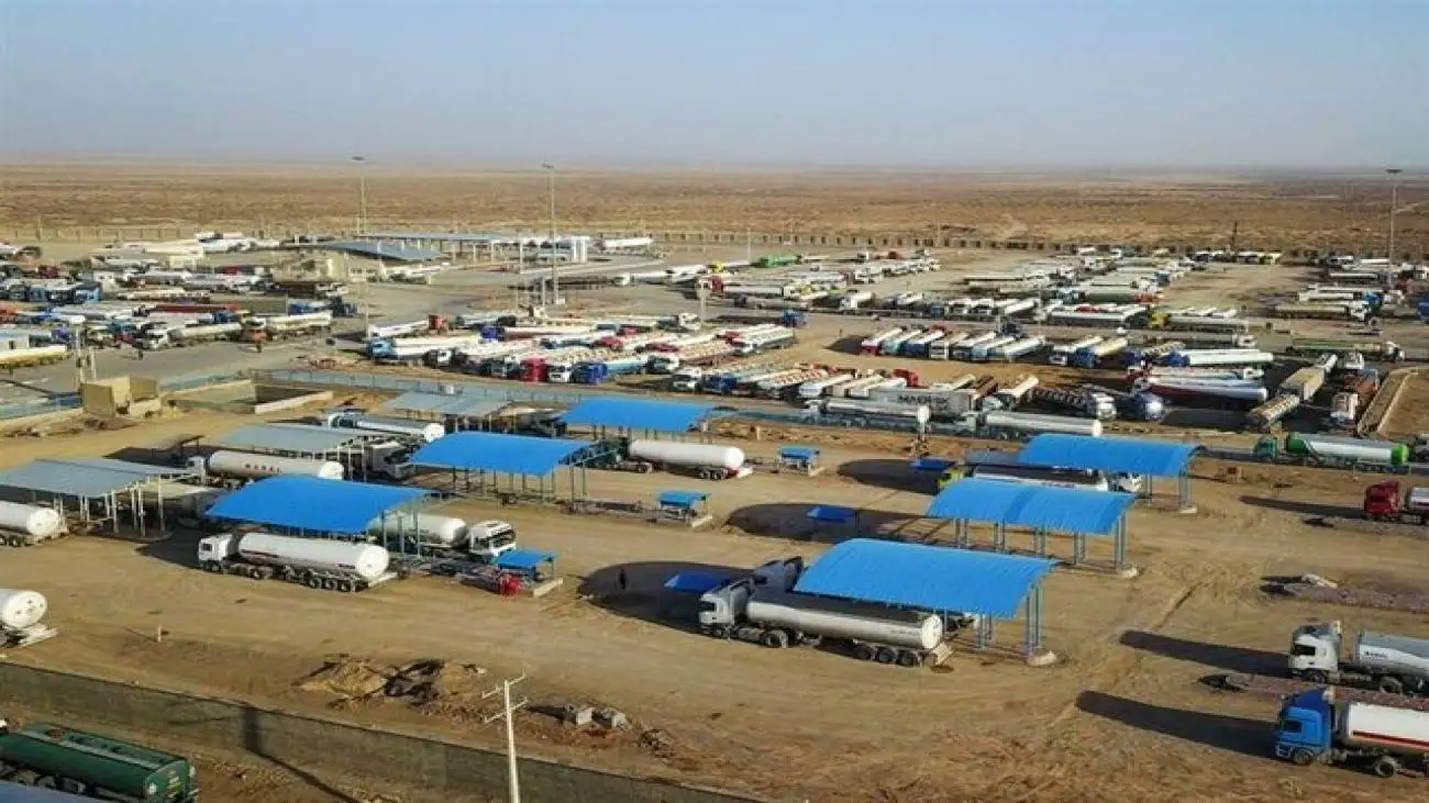 60درصد از کل تجارت ایران و افغانستان از گمرک دوغارون انجام می شود  -  تردد روزانه از مرز به 1300 کامیون رسید