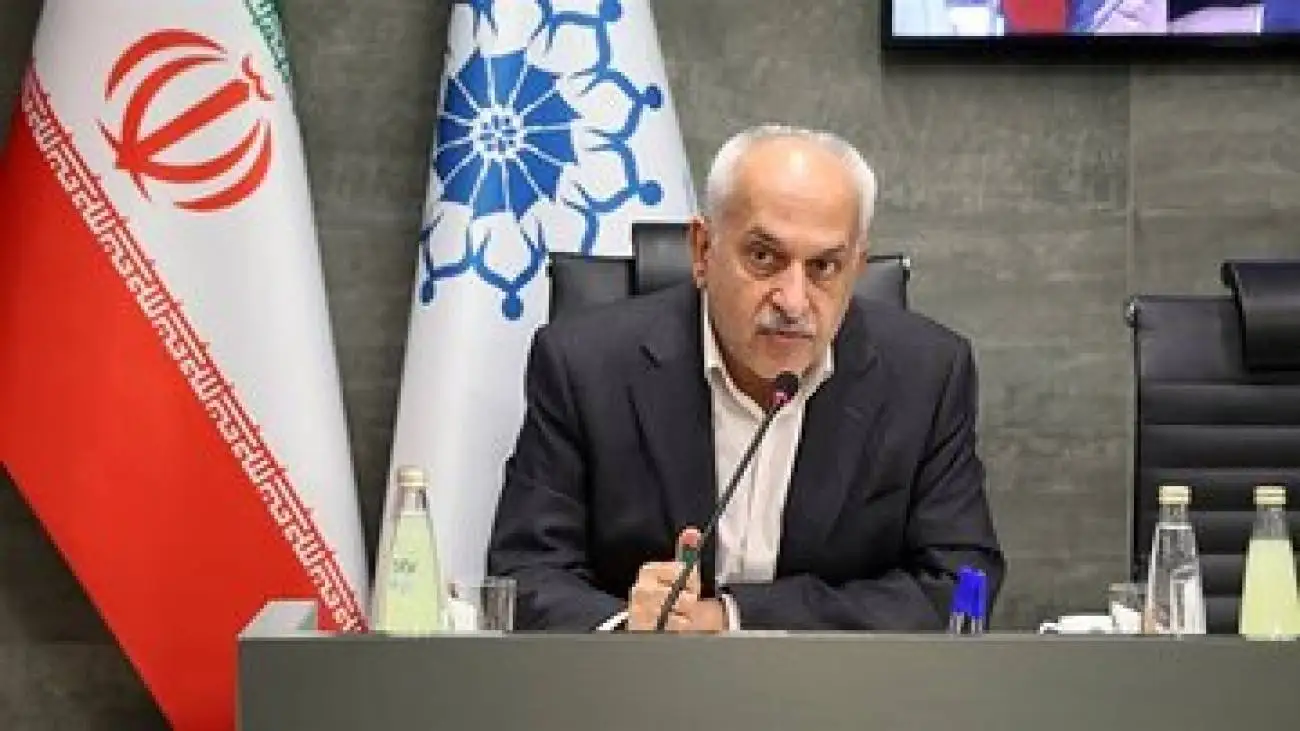 گلایه کاشفی درمورد خروجی نخستین نشست کمیته مشترک اتاق ایران و بانک مرکزی  -  قول هایی می دهند ولی در عمل اتفاقی نمی افتد