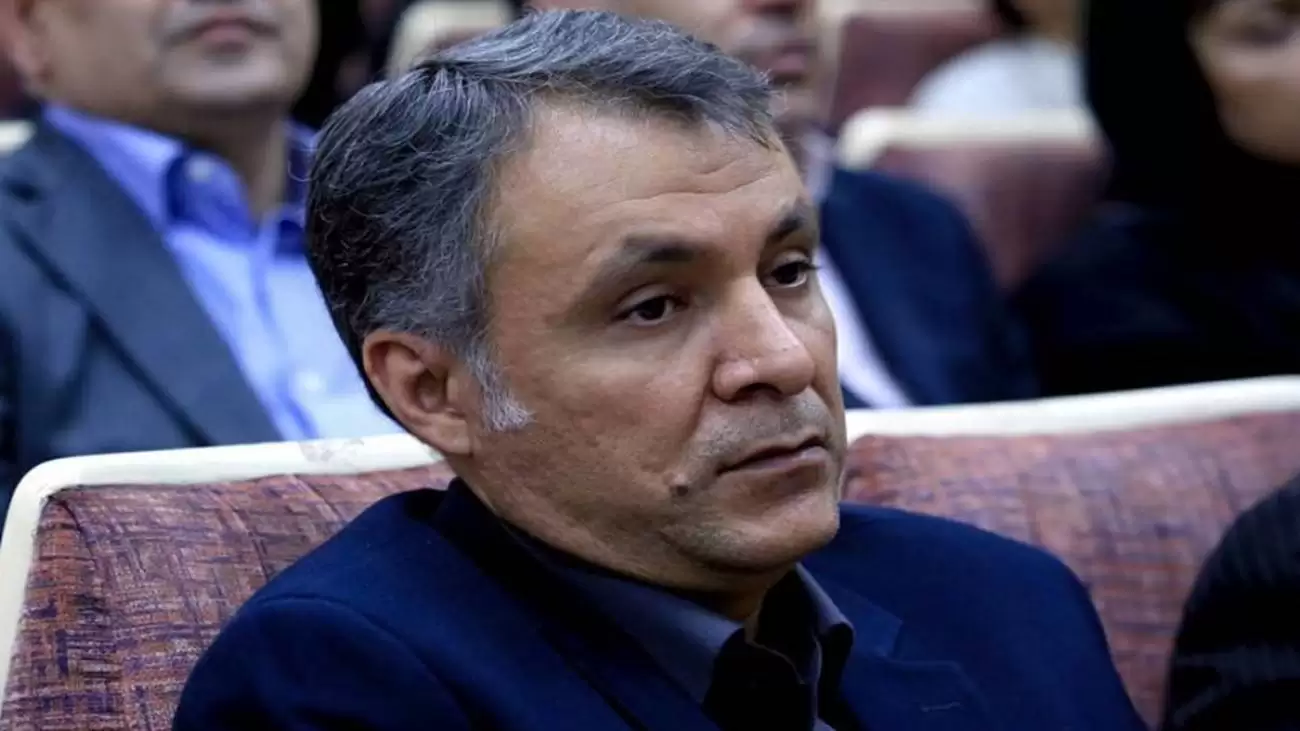 محمد فاضلی: آفرین به دولتی که بداند نمی داند