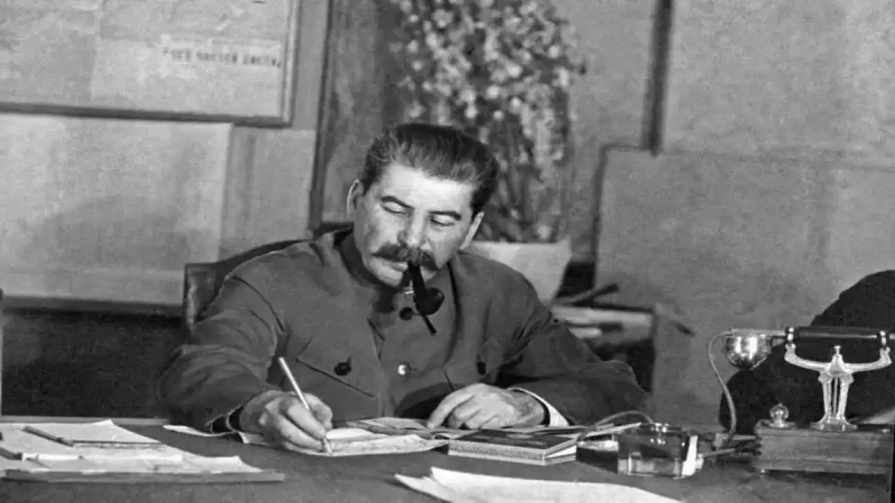 رهبری که قاتل میلیون ها نفر بود چه غذایی دوست داشت؟  -  خوراکی های مورد علاقه استالین رهبر شوروی