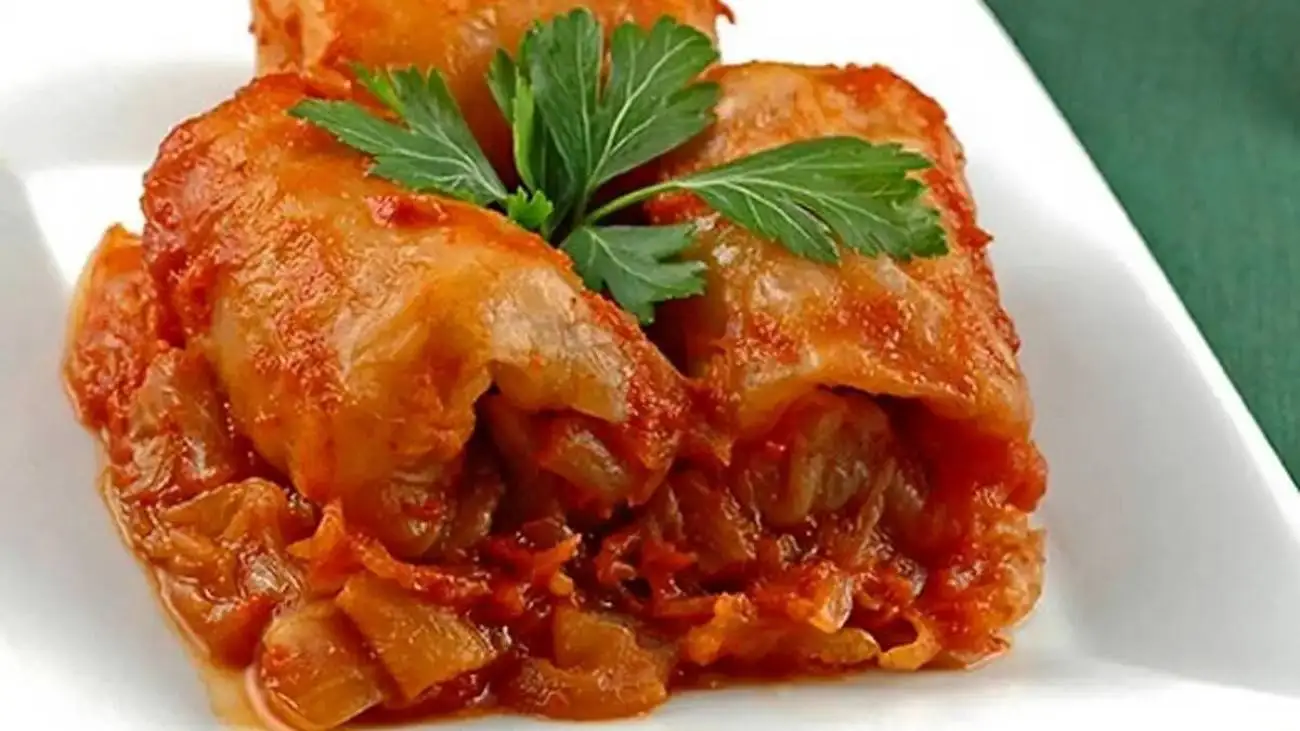 آشنایی با درست کردن دلمه کلم برگ + فوت و فن
