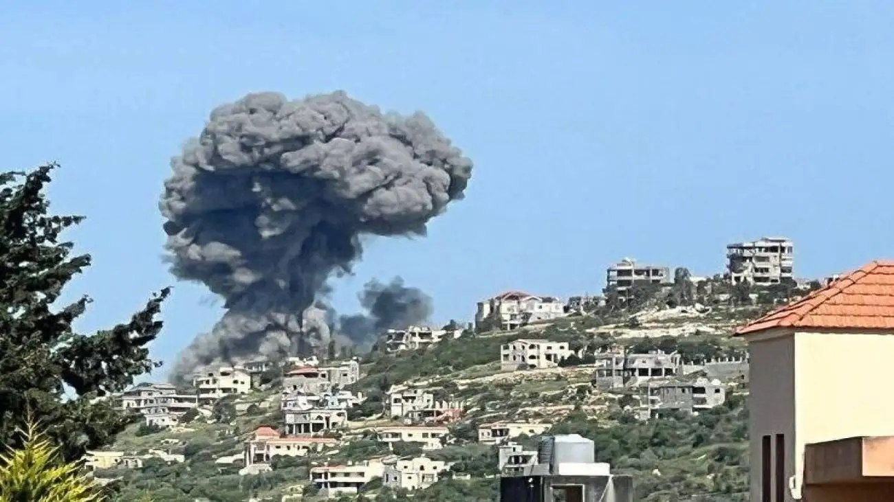 پرواز تجاوزکارانه جنگنده های اسرائیلی  -  شروع حملات هوایی بر علیه مواضع حزب الله لبنان  -  واکنش فوری یک مقام لبنانی به حملات اسرائیل