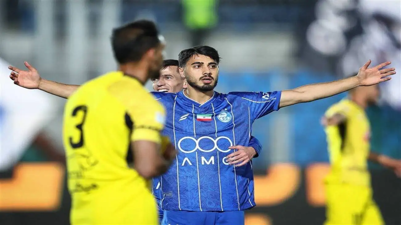 ویدیو  -  اشتباه جالب آدان؛ گل اول فجر به استقلال