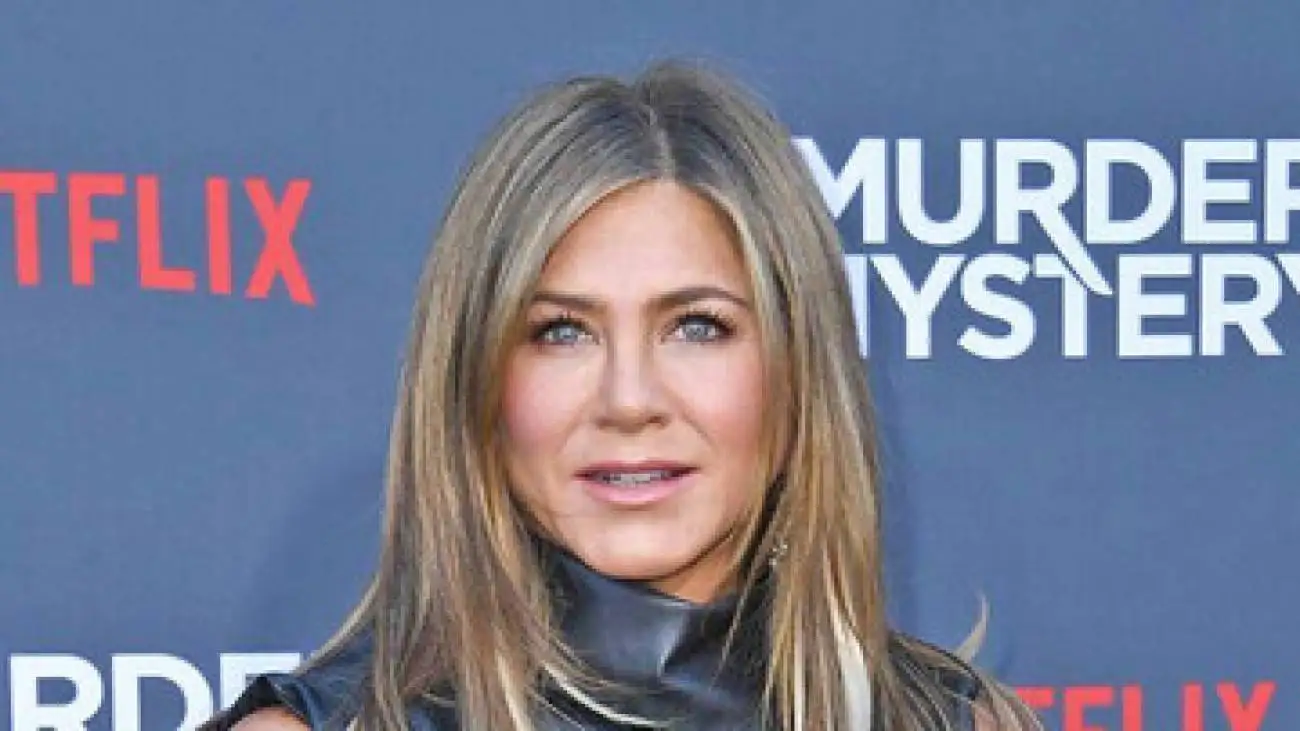 نپذیرفتن نقش به علت سلطه مردان پشت صحنه