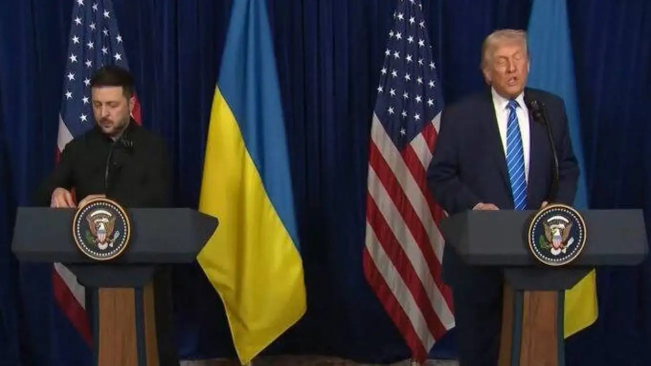 دست ترامپ را این بار رنگ کردند! + تصاویر