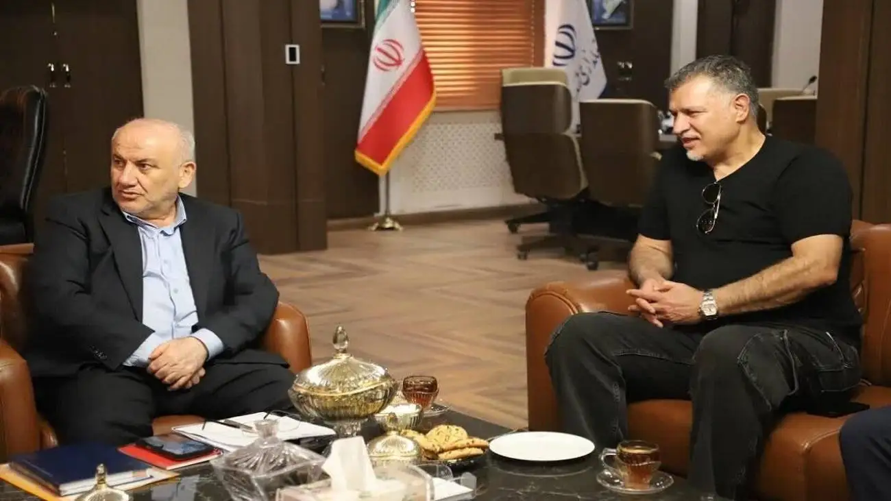 دیدار علی دایی با یک مقام دولتی  -  کار شما طی جنگ 12 روزه، مثال زدنی بود