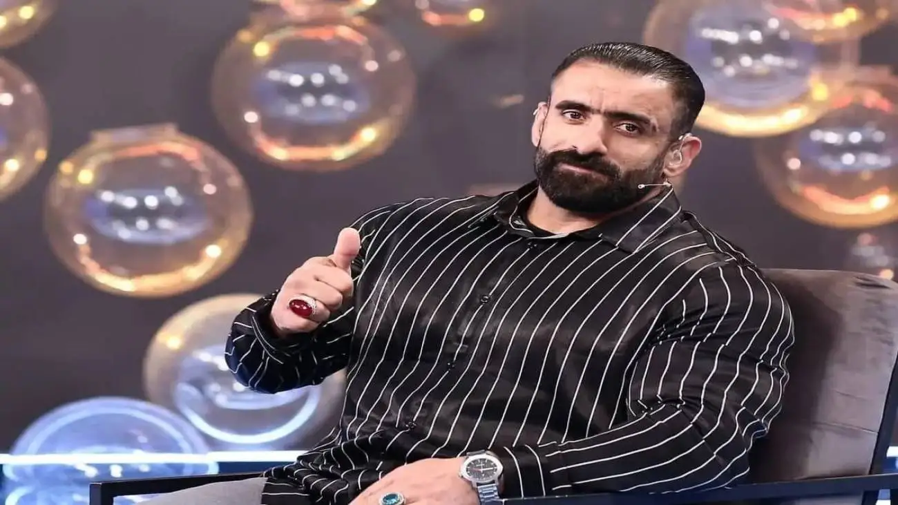 پیام تبریک خاص هادی  چوپان به مناسبت سال  جدید با لباس محلی