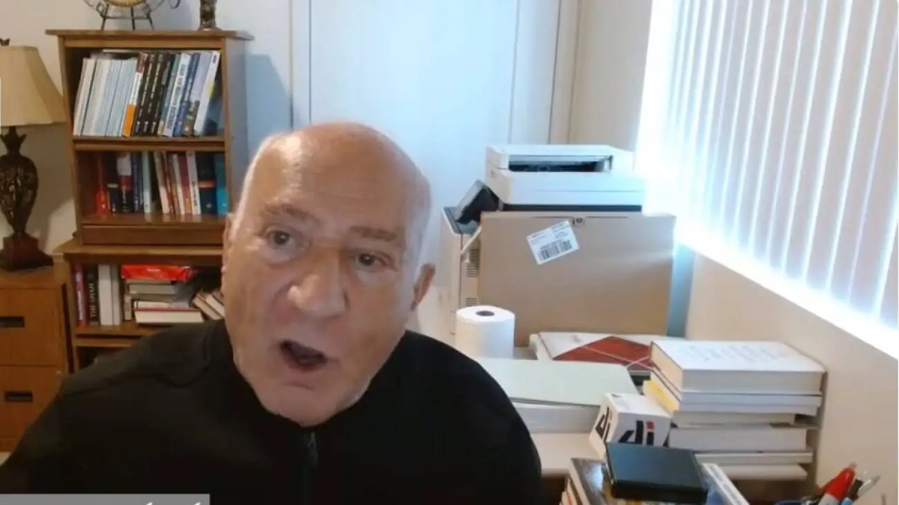 رهبران دنیا به پای آقای خمینی صف می کشیدند اما ...  -  ویدئو