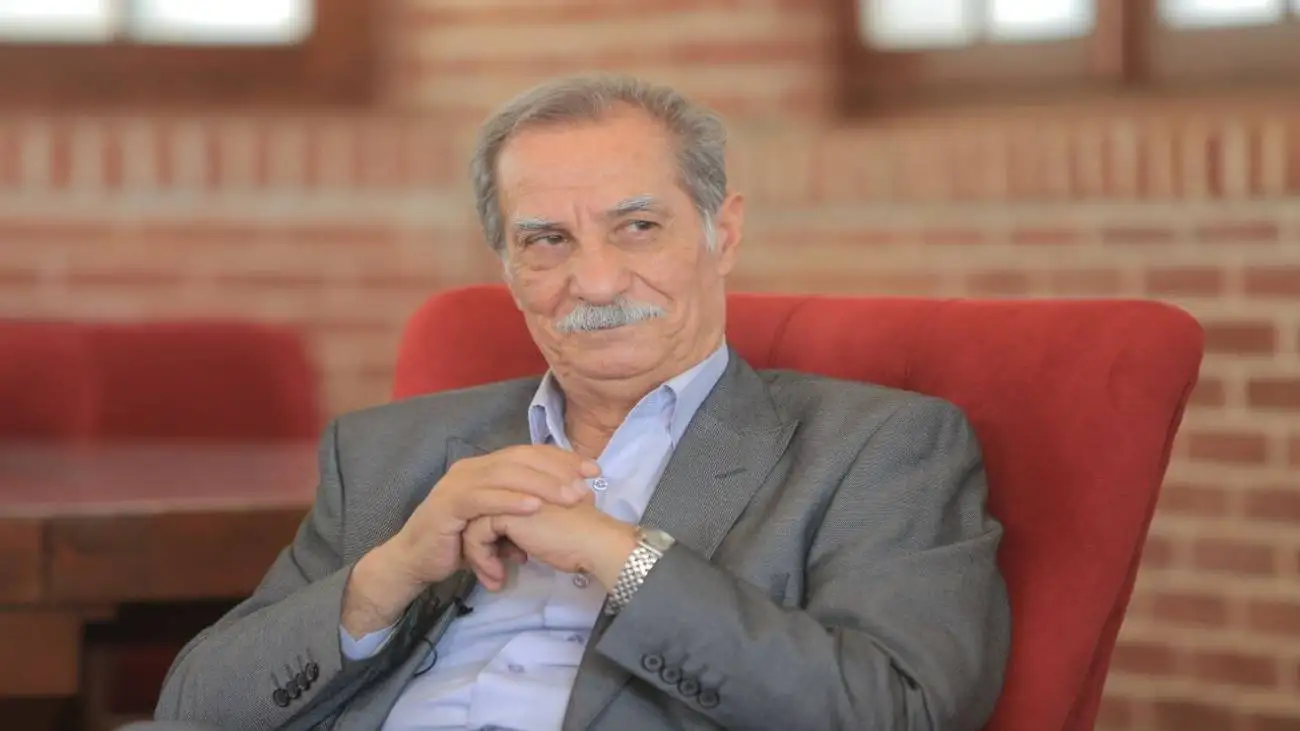 ویدیو  -  اعلام علاقه به سبک سیاوش طهمورث؛ آقای بازیگر نخستین خودرو و خانه اش را برای چه کسی خرید؟