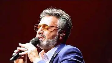 فیلم آواز باشکوه نصرالله معین با قدرت صدای فوق العاده در 72 سالگی  -  چقدر قشنگ و زیبا خوند !