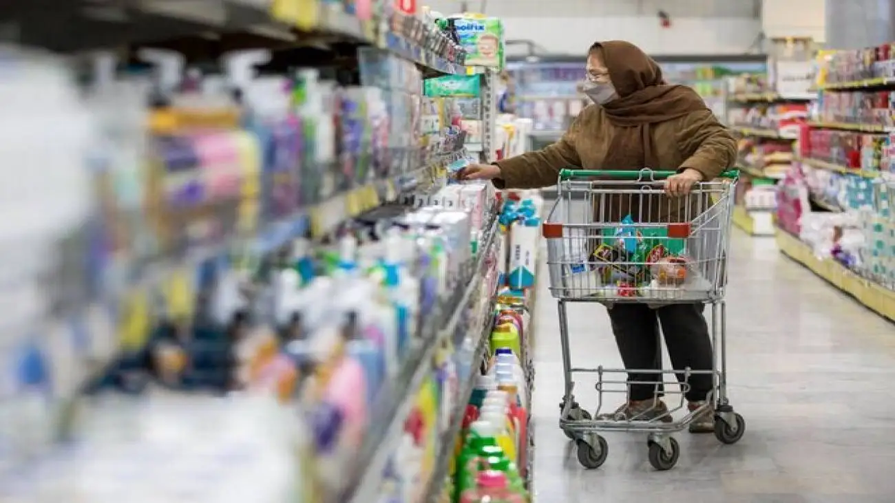 ویدیو  -   امکان تحویل سبد کالا درب منزل برای مردم فراهم شده