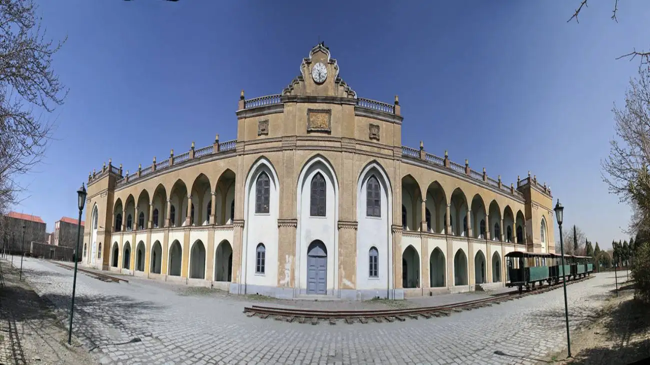 تهران گردی با شاعر سینمای ایران!