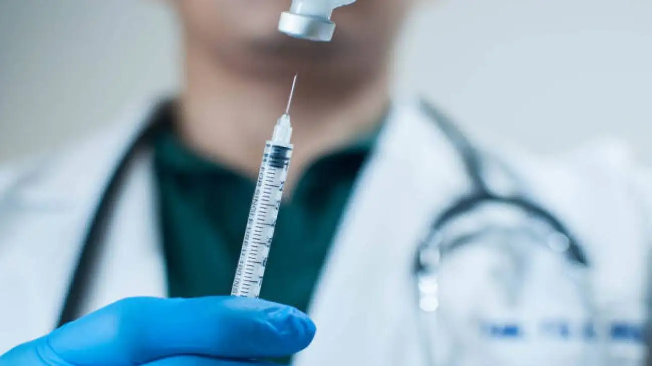 هشدار؛ آنفلوانزا نزدیک شد ؛ چه افرادی باید واکسن بزنند؟