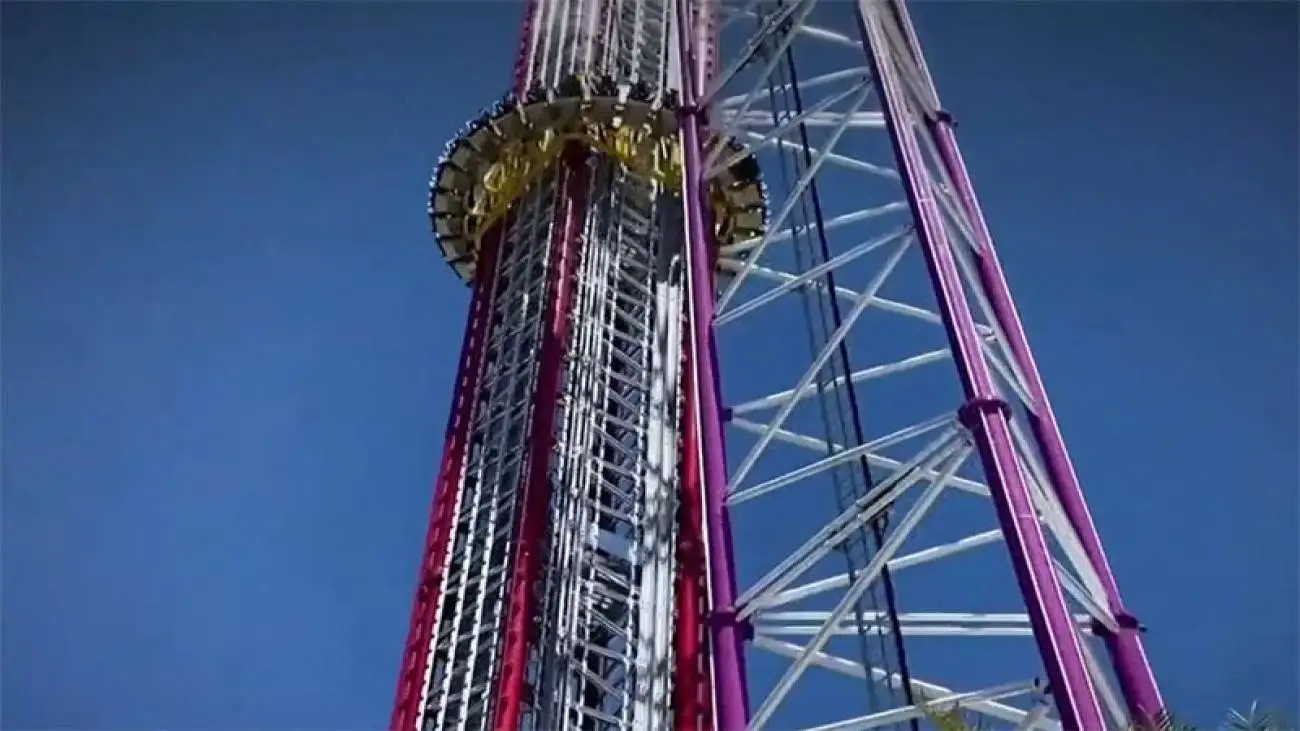 ویدیو  -  سقوط وسیله بازی یک شهربازی در هند