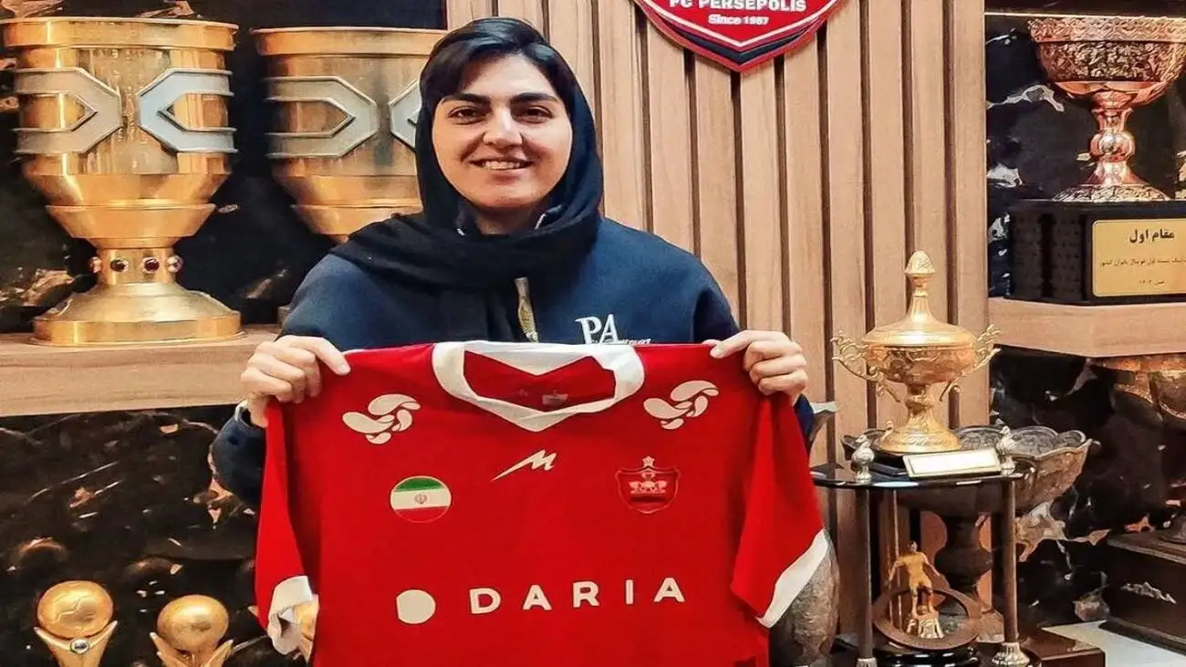 زهرا قنبری بعد از پیوستن به پرسپولیس: استقلالی بودن؟ من یک بازیکن حرفه ای هستم