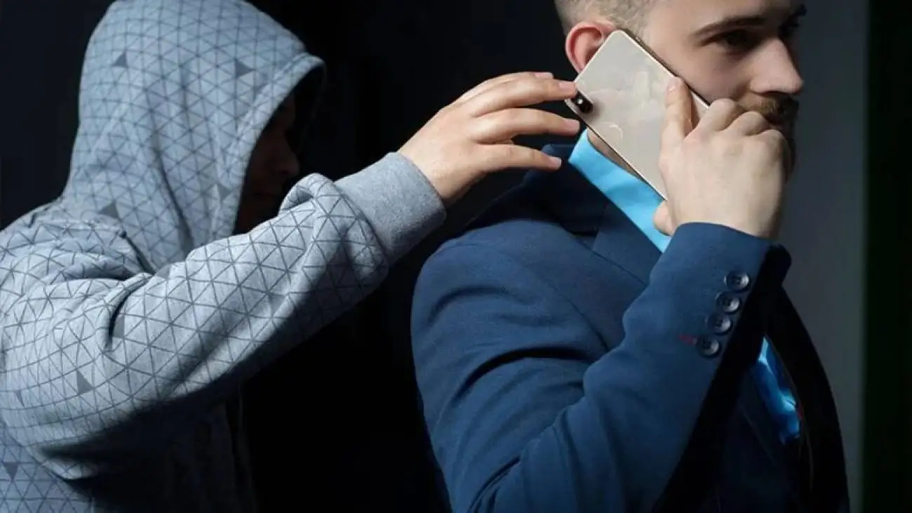 گوشی قاپی با ترفند جالب مزاحمت برای نوامیس