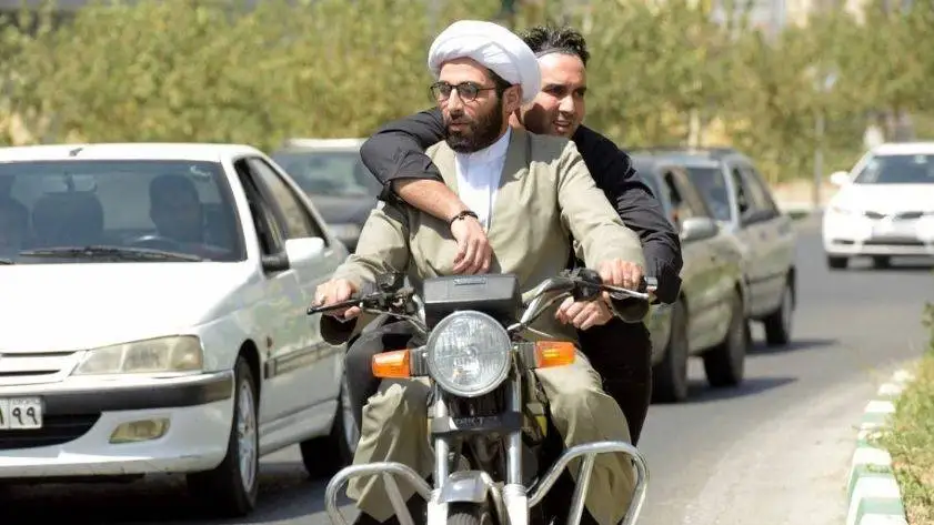 فیلم سینمایی (سلام علیکم حاج آقا)؛ توقیف، اکران و بازیگران