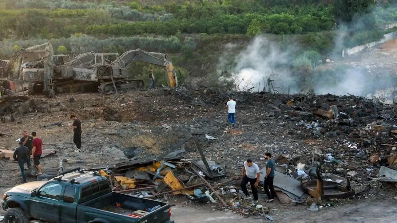 چرا اسرائیل تجهیزات راه سازی در جنوب لبنان را بمباران کرد؟