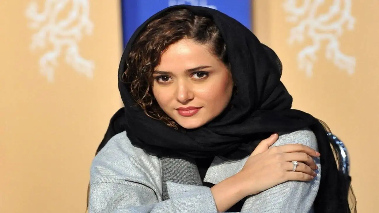 نوک زبانی حرف زدن پرینا ایزدیار در کنار رضا عطاران !  -  این سکانس را ببینید