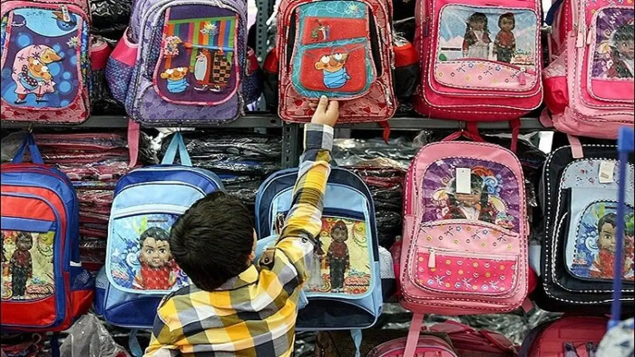 چه کیفی برای دانش آموزان مناسب است؟؛ عوارض جبران ناپذیر کوله و کفش های غیراستاندارد