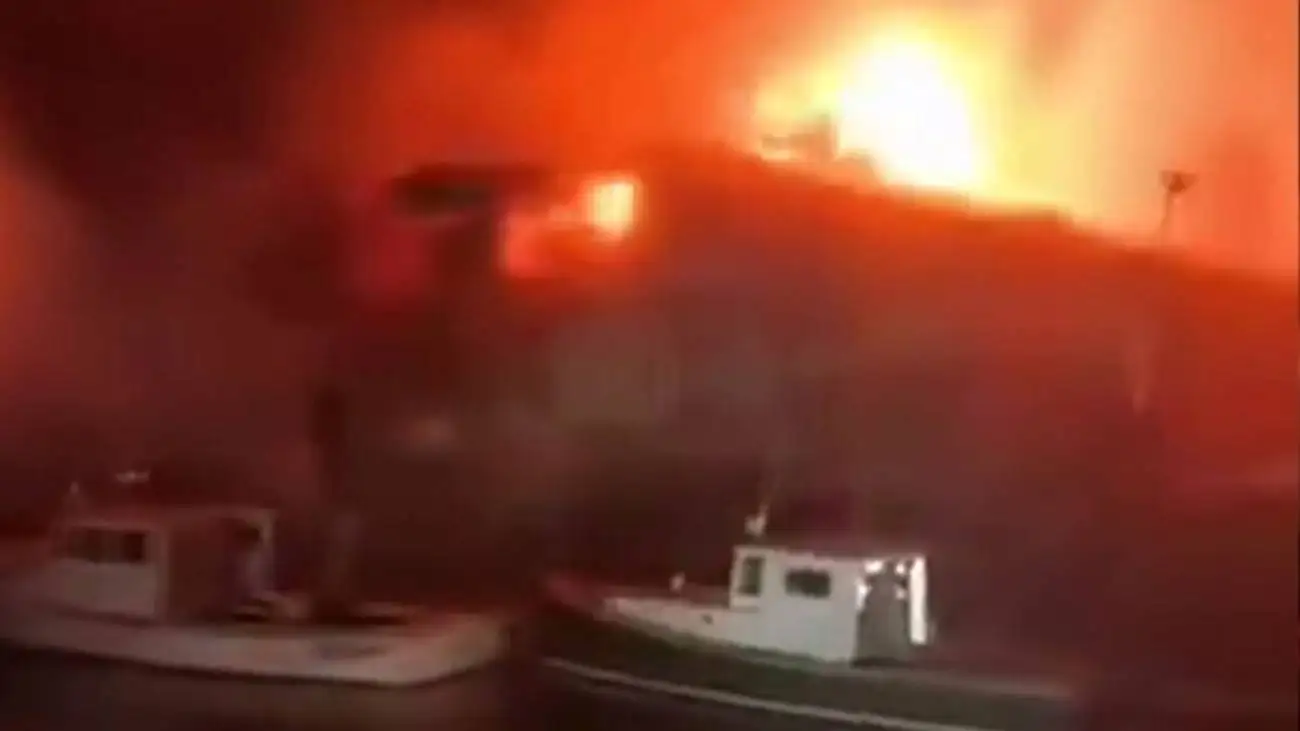 ویدیو  -  آتش سوزی در اسکله تاریخی آمریکا