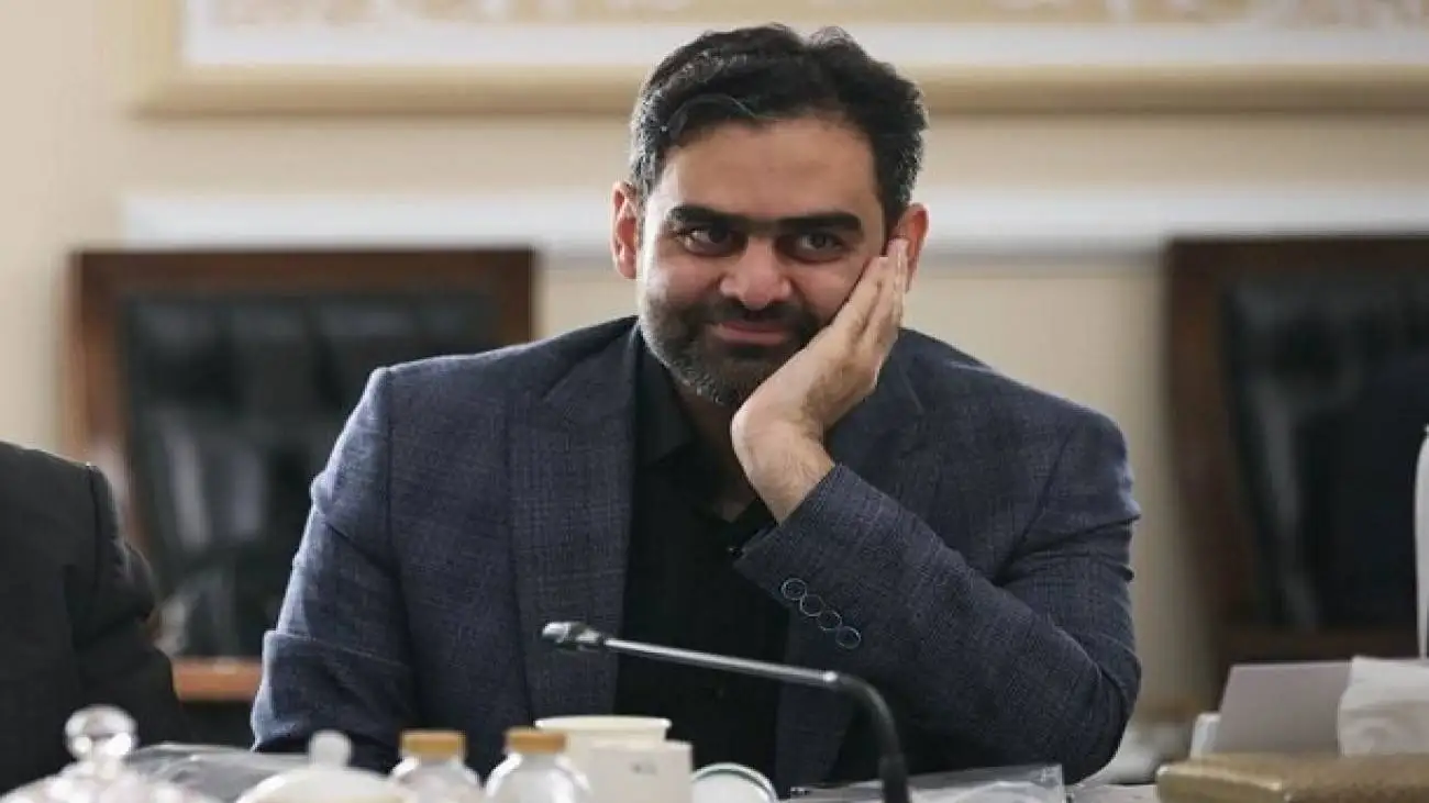 ویدیو  -  ادعای جنجالی امیرحسین ثابتی بر علیه دولت: افزایش 500 درصدی نرخ بنزین!