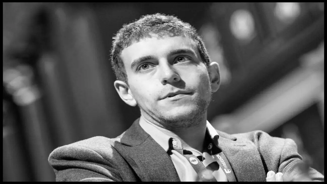 درگذشت ناگهانی نابغه 29 ساله همه را شوکه کرد؛ دلیل مرگ نامعلوم!  -  همه دنبال فهمیدن دلیل مرگ این نابغه جوان دنیای ورزش هستند!