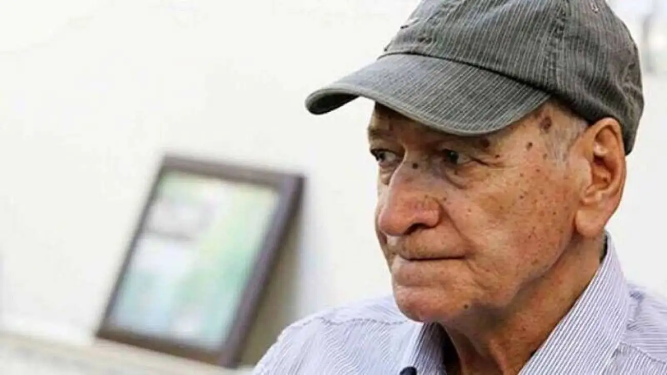 ویدیو  -  اکبر کارگرجم درگذشت؛ گفتگوی قدیمی مرحوم اکبر کارگرجم با برنامه 90 فردوسی پور