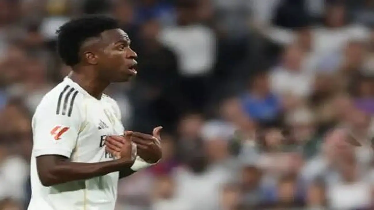 عکس -  رفتارهای زشت وینیسیوس بعد از تعویض در الکلاسیکو