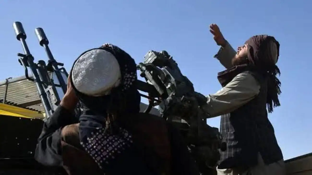 ویدیو  -  شلیک هویتزرهای 155 میلی متری پاکستان به مواضع طالبان