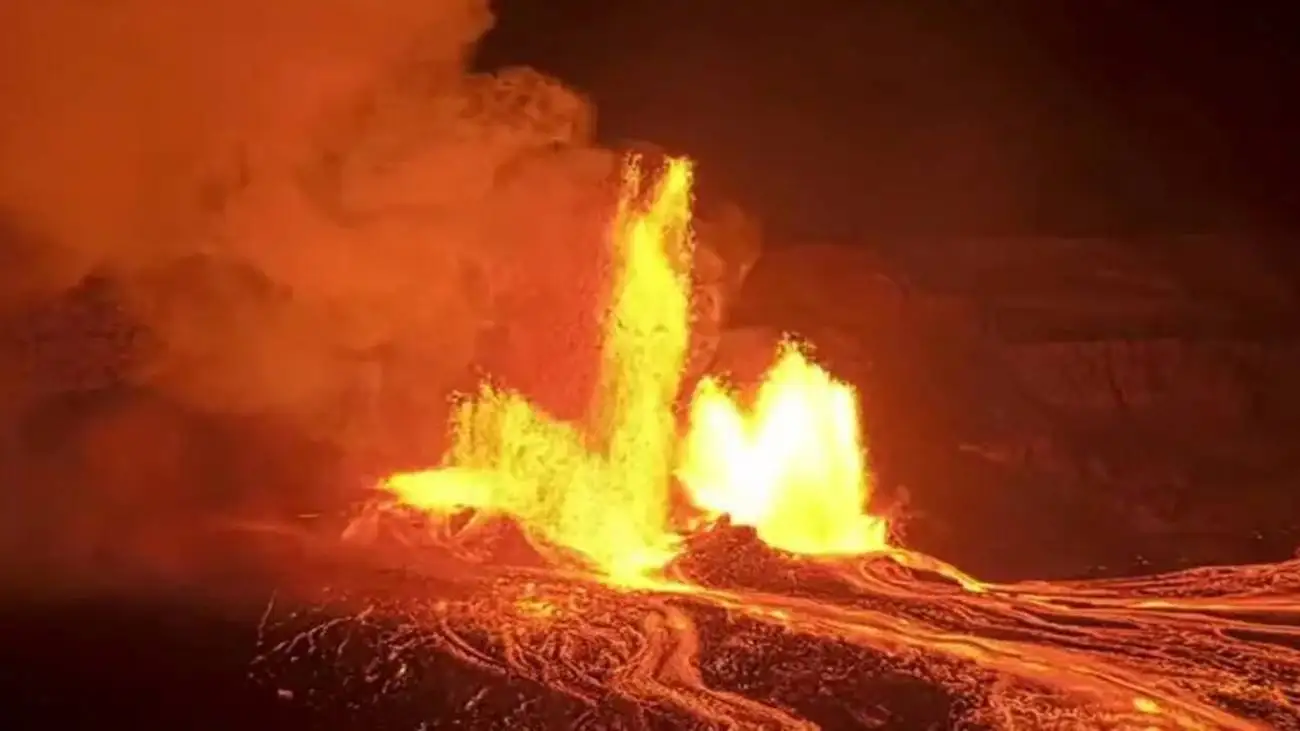 ویدیو  -  خروش خیره کننده آتشفشان در هاوایی